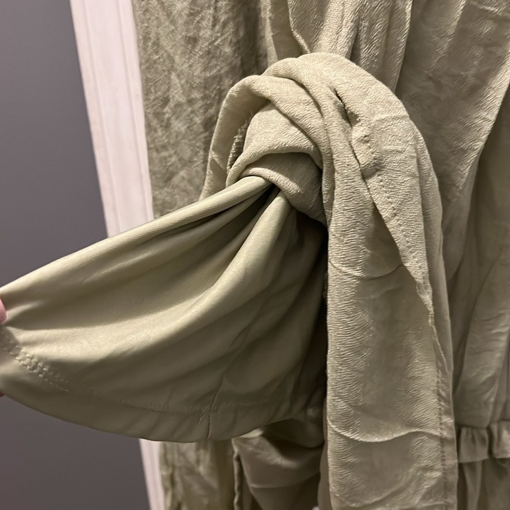 Dress - Picture 3 of 10